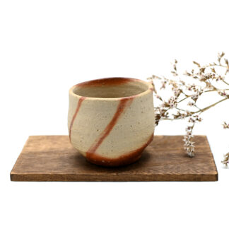 備前焼のぐい呑　作家は高力芳照