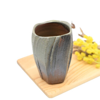 備前焼のマグカップ　作家は澁田寿昭です