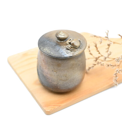 備前焼の湯呑　作家は竹内先生です