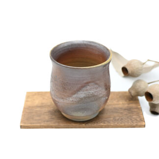 備前焼の湯呑  作家は延原勝志です