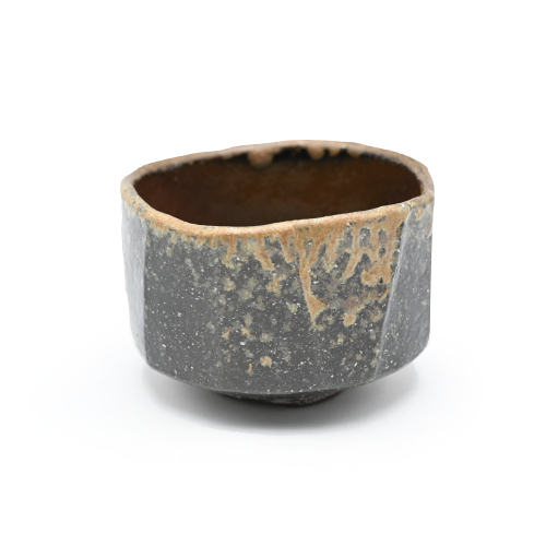 備前焼の皿 作家は安田龍彦です