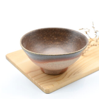 備前焼のお茶碗　作家は安田龍彦です