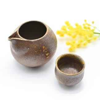 備前焼の酒器セット 作家は奥本丸味です