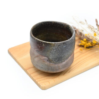 備前焼<br>窯変焼酎杯<br>作家:安田龍彦