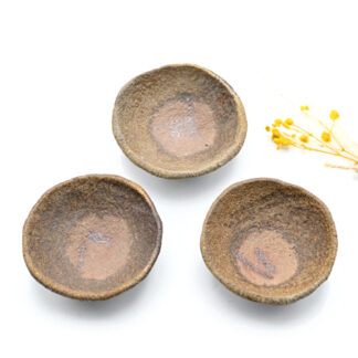 備前焼の小皿 作家は奥本丸味です