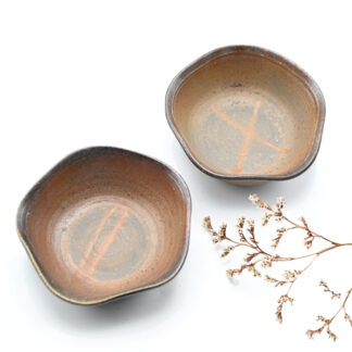 備前焼の小鉢　作家は三好満です