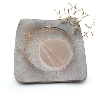 備前焼の皿　作家は三好満です