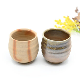備前焼<br>紅白湯呑セット<br>窯元：しょうざん