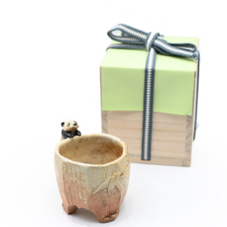 備前焼<br>白備前 パンダぐい呑（桐箱付き）<br>作家：森脇 弘行