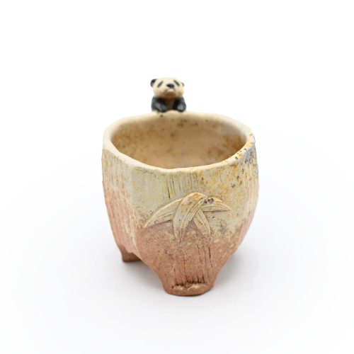 備前焼のパンダぐい呑 作家は森脇 弘行です