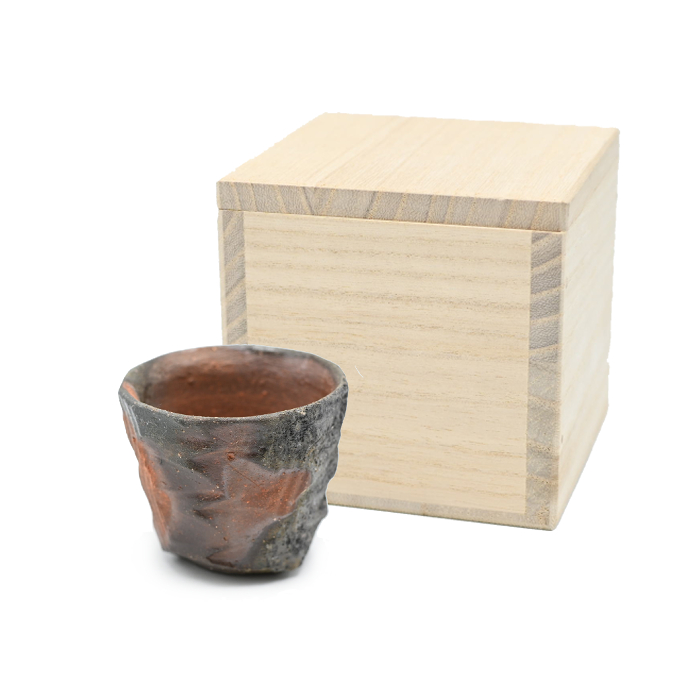 備前焼のぐい呑み 作家は奥本丸味です