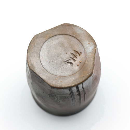 備前焼のマグカップ 作家は紀文春です