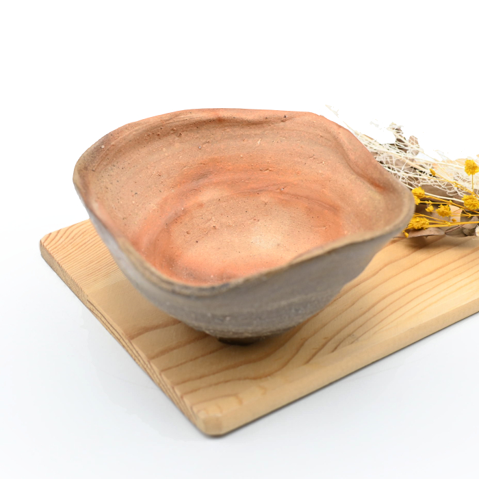 備前焼の鉢 作家は友利幸夫です