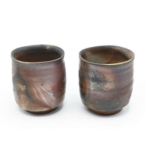 備前焼の湯呑 作家は松笠浩三です