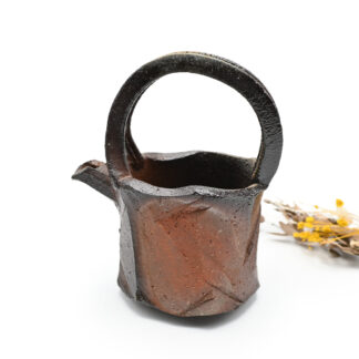 備前焼の手付酒器　作家は天野智也