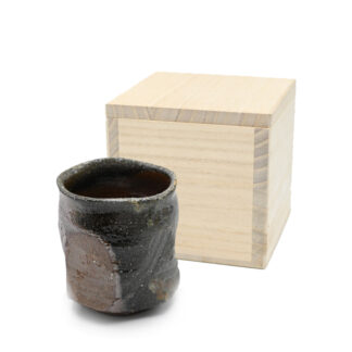 備前焼のフリーカップ　作家は宮尾昌弘です