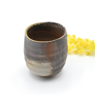 備前焼のフリーカップ　作家は宮尾昌弘です