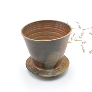 備前焼のコーヒードリッパー　作家は延原勝志です