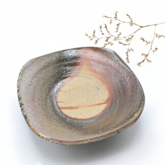 備前焼の皿　作家は宮尾昌弘です