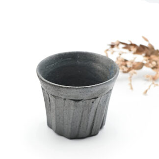 備前焼の焼酎杯　作家は澁田寿昭です