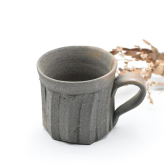 備前焼のマグカップ　作家は澁田寿昭です