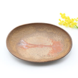 備前焼のカレー皿　作家は奥本丸味です