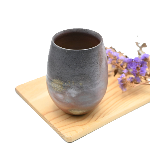 備前焼のカップ 作家は中居靖です
