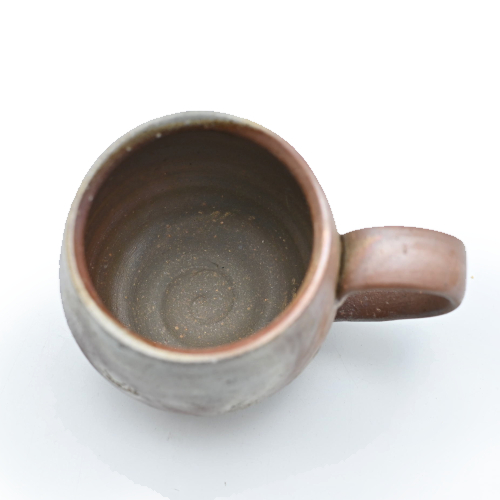 備前焼のカップ 作家は中居靖です