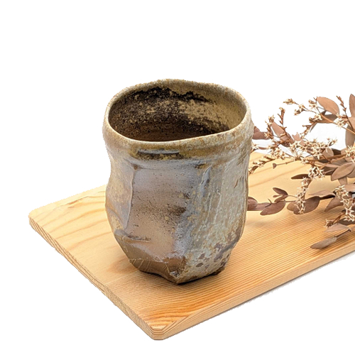 備前焼の湯呑 作家は木村玉舟です