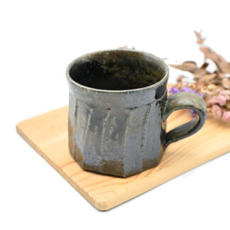 備前焼のマグカップ　作家は澁田寿昭です